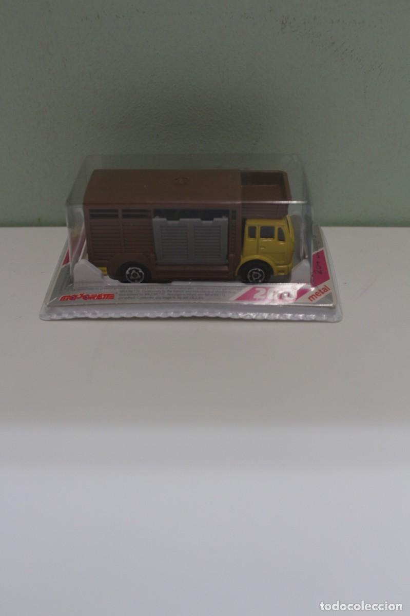 Coches a escala: Cami&oacute;n Ganadero Majorette Serie 200