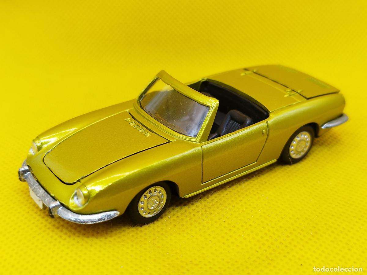 Auto in scala: Pilen Seat 350, coche met&aacute;lico a escala