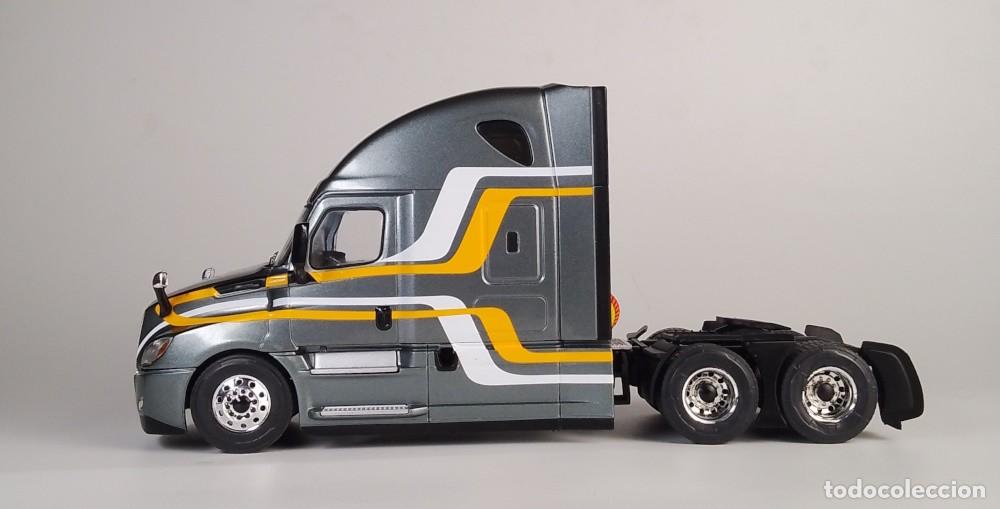 Coches a escala: Freightliner Coronado 2018 - Foto 3