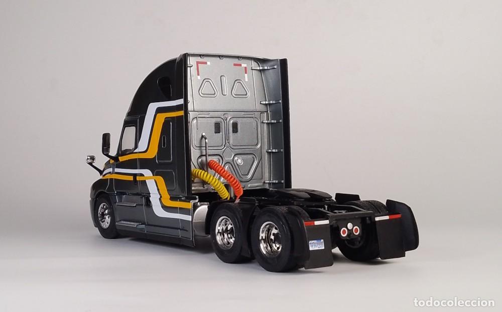 Coches a escala: Freightliner Coronado 2018 - Foto 4