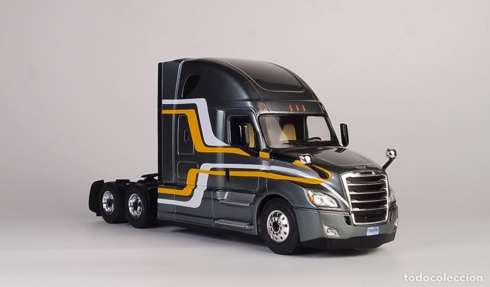 Coches a escala: Freightliner Coronado 2018 - Foto 8