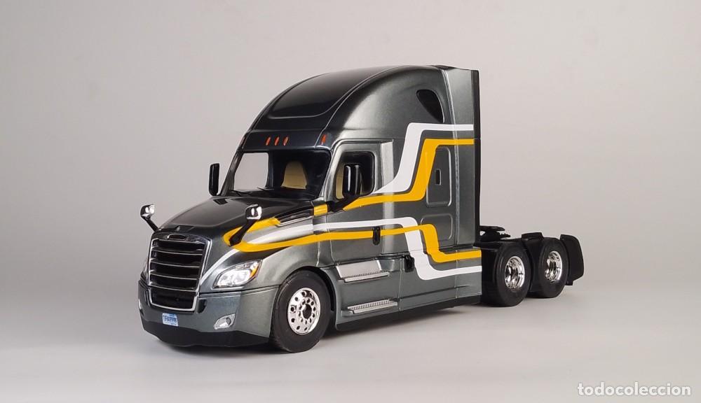 Coches a escala: Freightliner Coronado 2018 - Foto 2