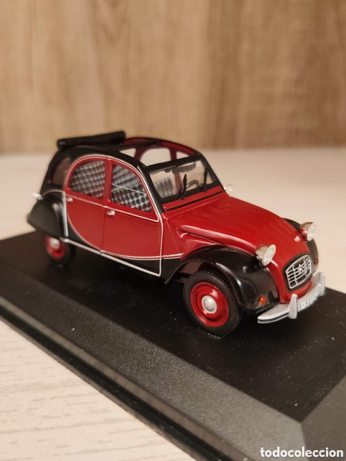 Coches a escala: CITRO&Euml;N 2 CV CHARLESTON '82