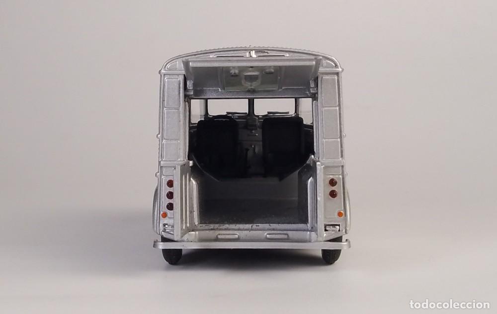 Coches a escala: Citroen Type &rdquo;H&rdquo; 1962 - Foto 5