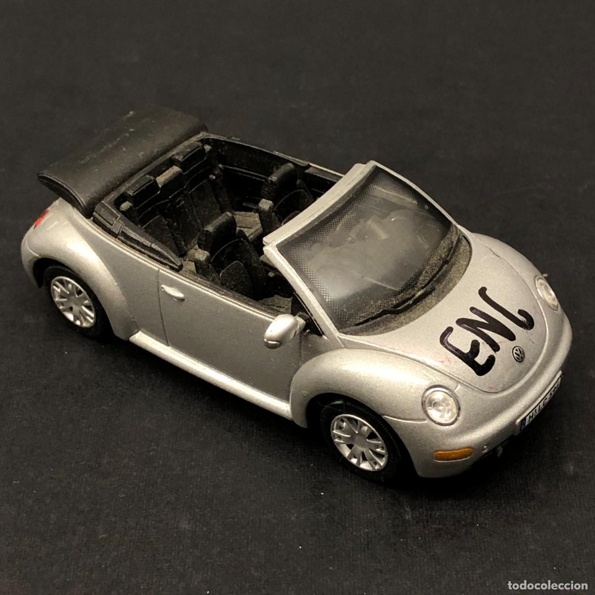Coches a escala: COCHE DE JUGUETE - VOLKSWAGEN NEW BEETLE CABRIOLET - HONGWELL - ESCALA 1:43 - 9,5 X 4 CM / 331