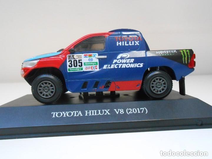 Coches a escala: Coche Toyota Hilux V8 2017 Rally Dakar Nani Roma Haro die-cast metal 1:43