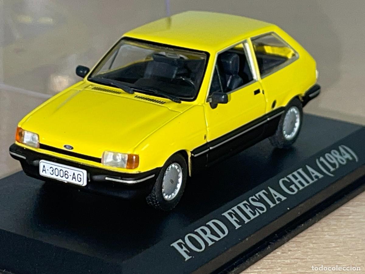 Coches a escala: Coche FORD FIESTA Ghia (1984) matr&iacute;cula Alicante amarillo 1:43 die-cast metal car 1/43 altaya