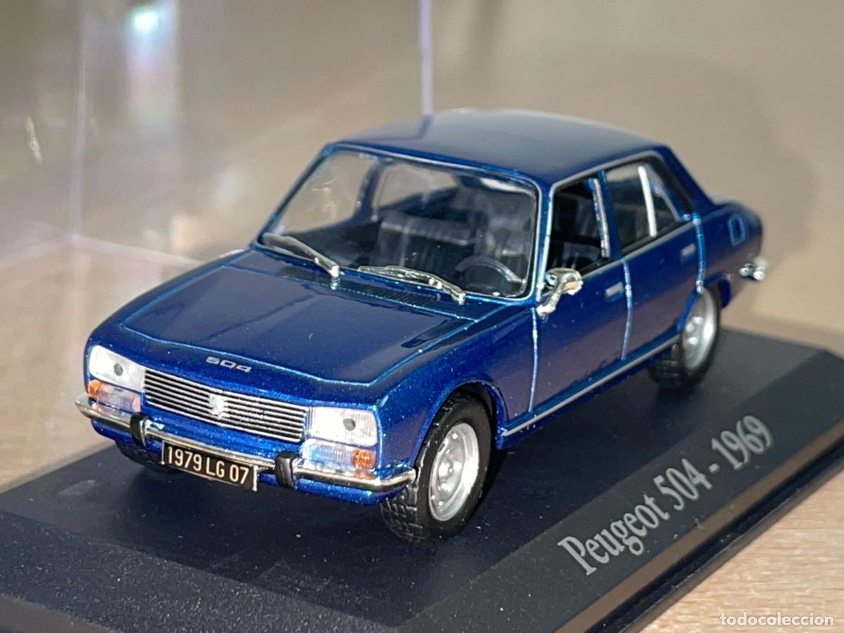 Coches a escala: Coche PEUGEOT 504 (1969) azul metalizado 1:43 die-cast metal car 1/43 altaya