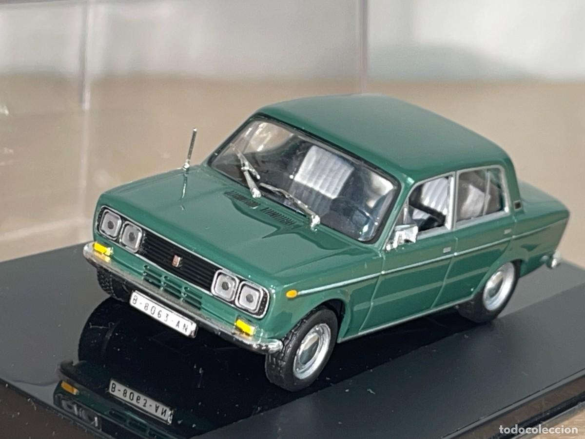 Coches a escala: Coche SEAT 1430 Especial (1969) matr&iacute;cula Barcelona verde 1:43 die-cast metal 1/43 altaya seat 124