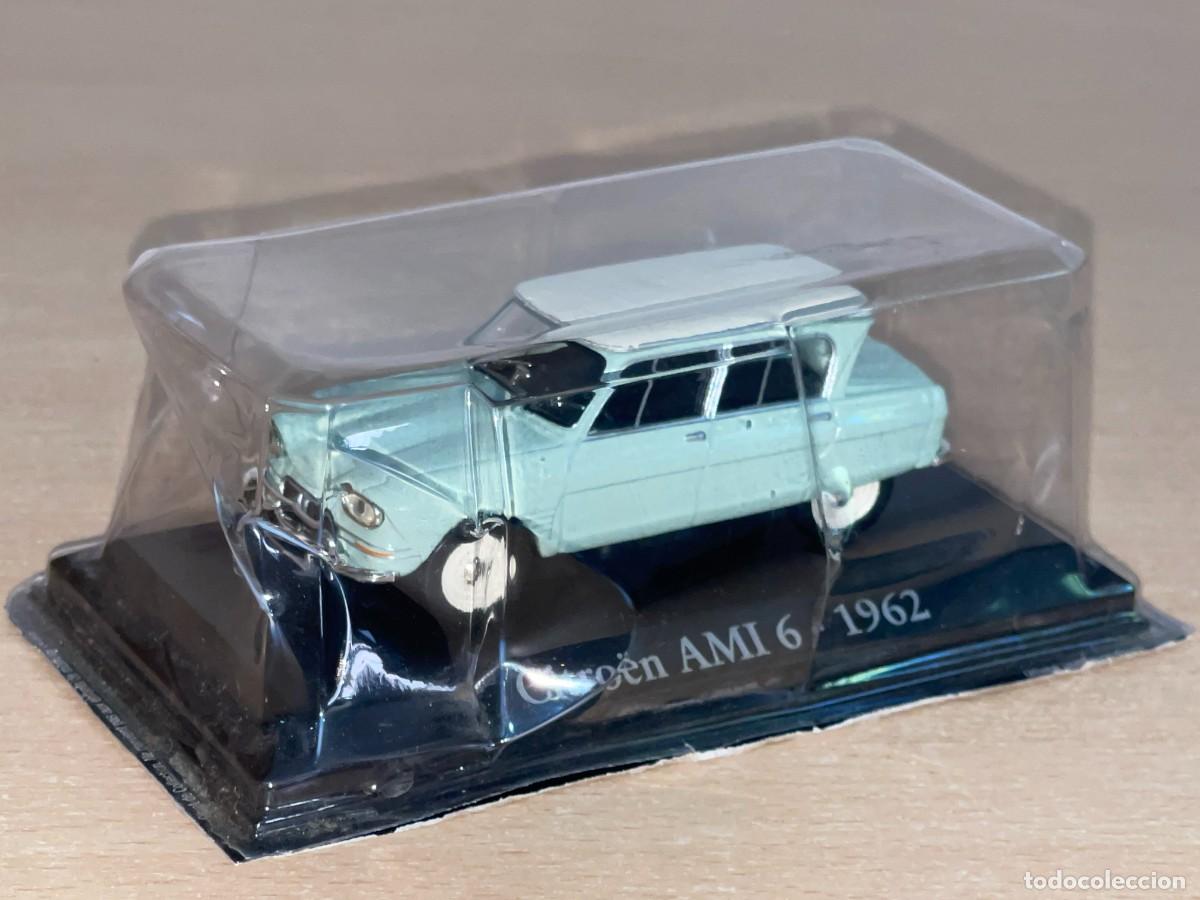 Coches a escala: Coche CITRO&Euml;N AMI 6 (1962) azul claro blanco 1:43 die-cast metal car 1/43 Cl&aacute;sicos Inolvidables RBA