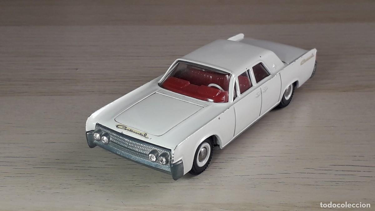 Coches a escala: Ford Lincoln Continental # 829, metal esc. 1/43, Tekno made in Denmark tipo Dinky, original a&ntilde;os 60.