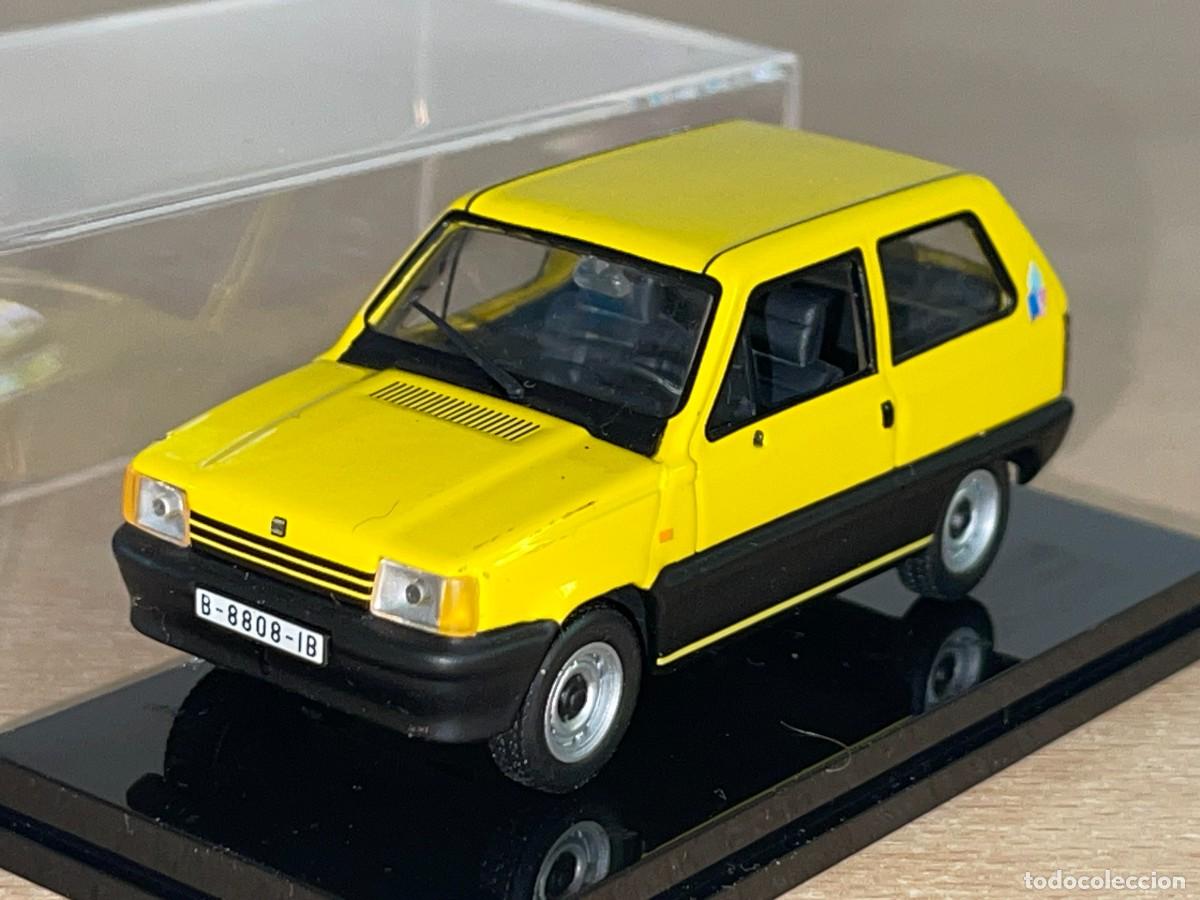 Coches a escala: Coche SEAT MARBELLA (1987) matr&iacute;cula Barcelona amarillo panda 1:43 die-cast metal car 1/43 altaya