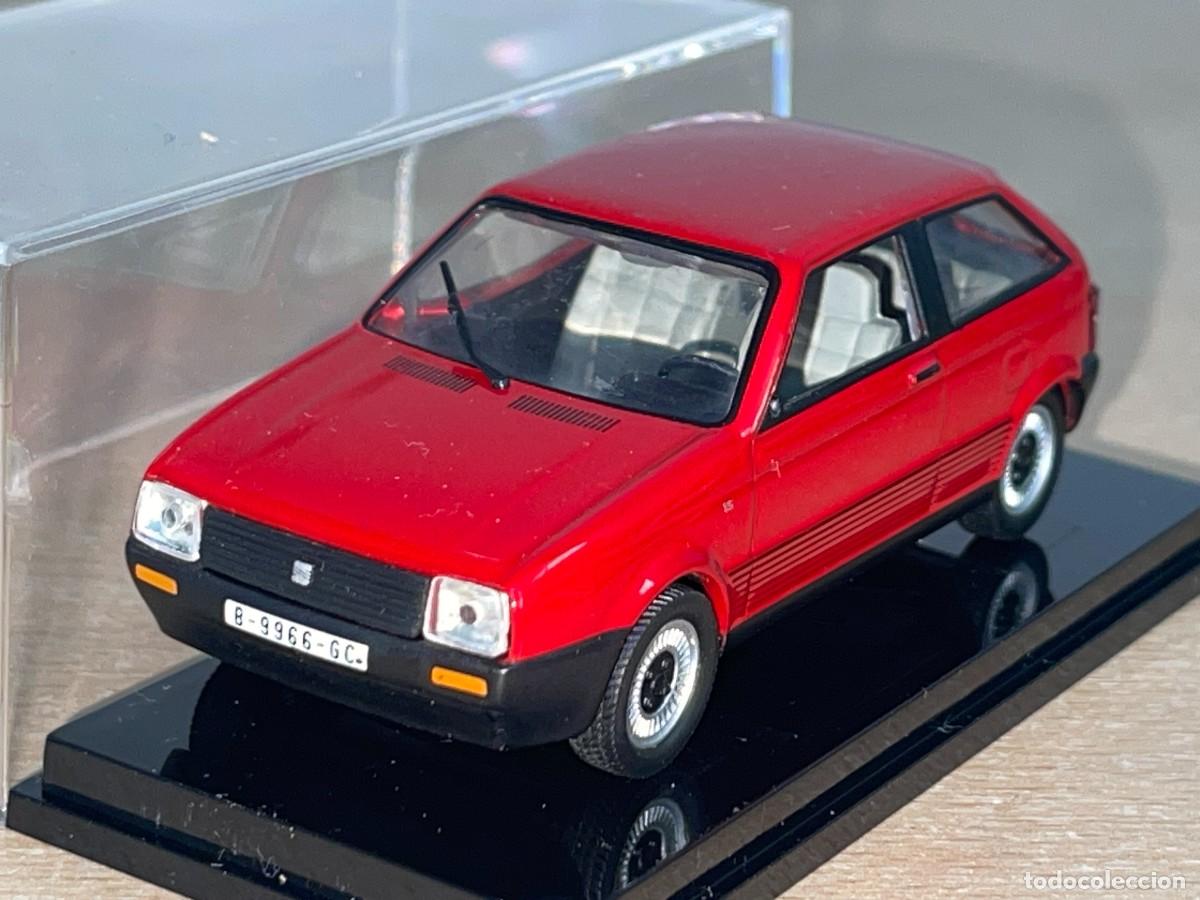 Coches a escala: Coche SEAT IBIZA GLX 1.5 (1984) matr&iacute;cula Barcelona rojo 1:43 die-cast metal car 1/43 altaya