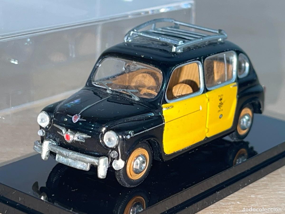 Coches a escala: Coche SEAT 800 Taxi Barcelona (1965) negro y amarillo 1:43 die-cast metal car 1/43 Solido