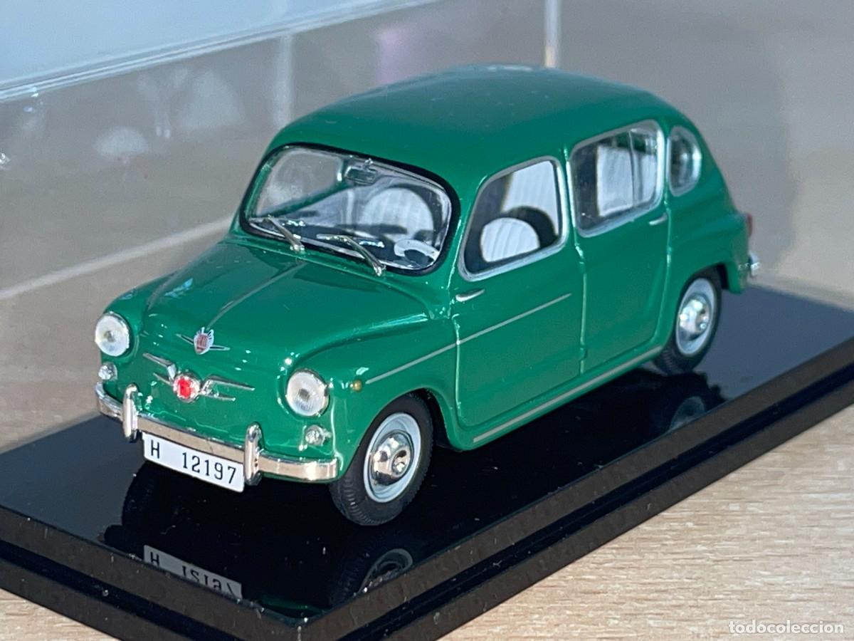 Coches a escala: Coche SEAT 800 (1964) matr&iacute;cula Huelva verde 1:43 die-cast metal car 1/43 Solido