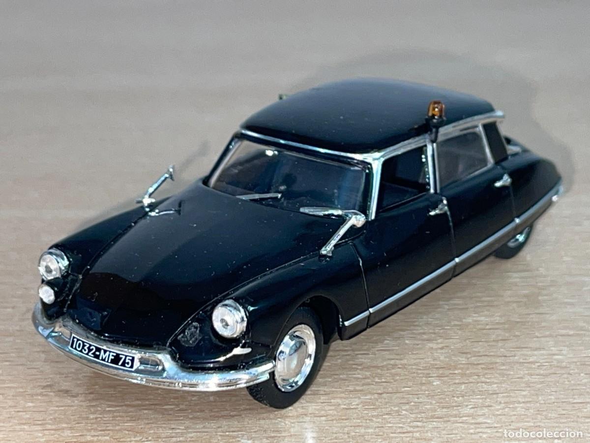 Coches a escala: Coche CITRO&Euml;N DS 19 Tibur&oacute;n a&ntilde;o 60/70 negro 1:43 die-cast metal car 1/43 Norev