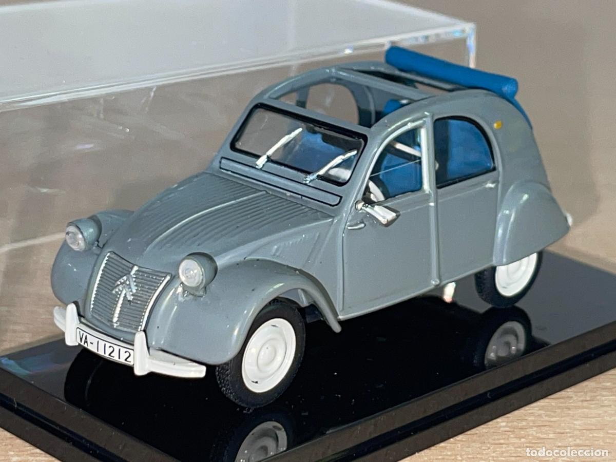 Coches a escala: Coche CITRO&Euml;N 2CV (1957) matr&iacute;cula Valladolid gris 1:43 die-cast metal car 1/43 altaya 2 cv