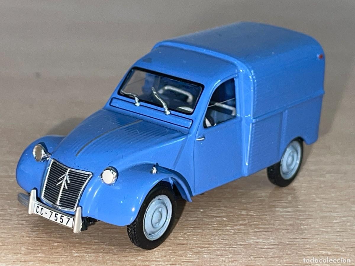 Coches a escala: Coche CITRO&Euml;N 2CV Furgoneta Azu (1959) matr&iacute;cula C&aacute;ceres 1:43 die-cast metal car 1/43 altaya 2 cv