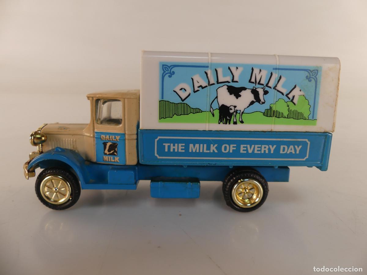Coches a escala: CAMION CON PUBLICIDAD DAILY MILK