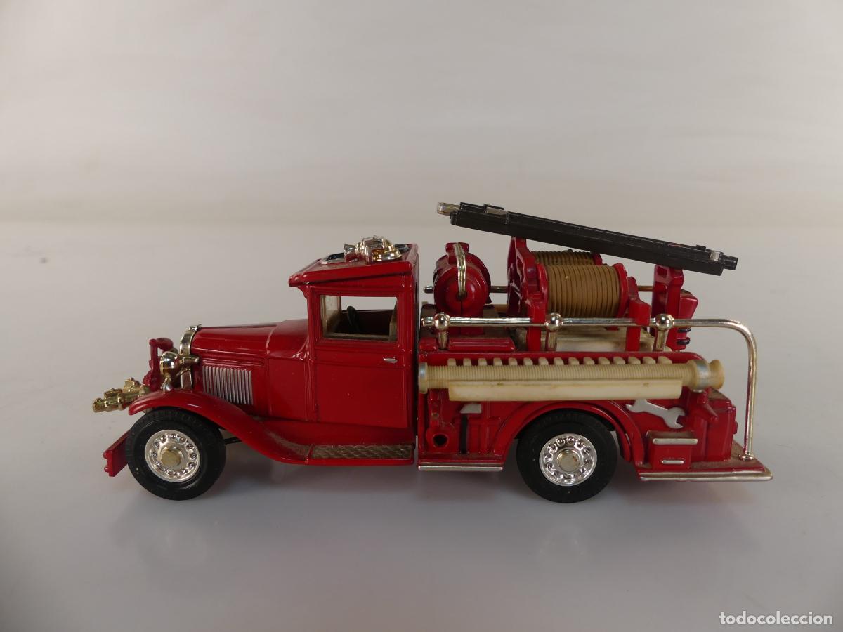 Coches a escala: COCHE DE BOMBEROS FORD AA FIRE ENGINE YFE 06 DE MATCHBOX - Foto 2