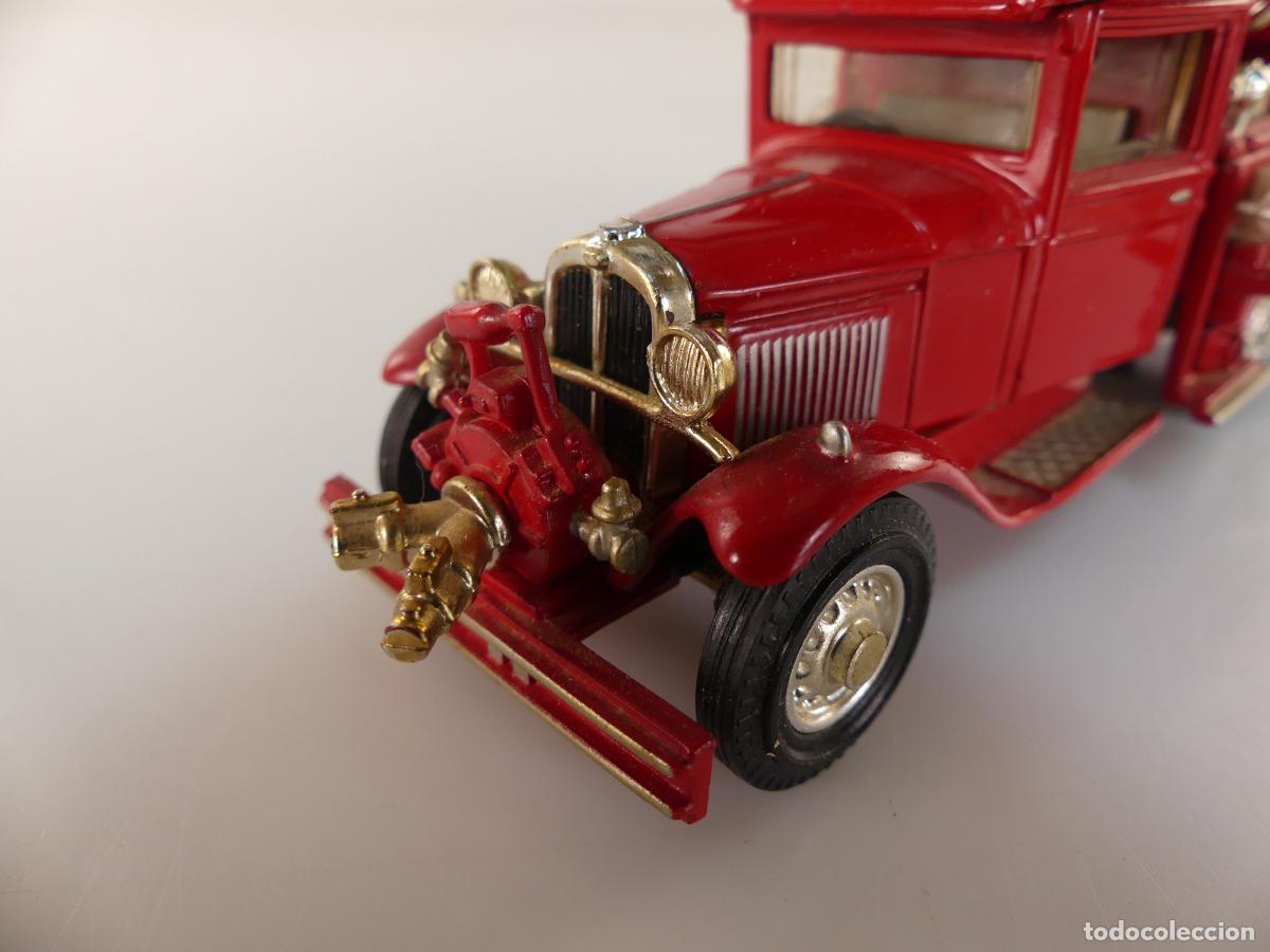 Coches a escala: COCHE DE BOMBEROS FORD AA FIRE ENGINE YFE 06 DE MATCHBOX - Foto 4