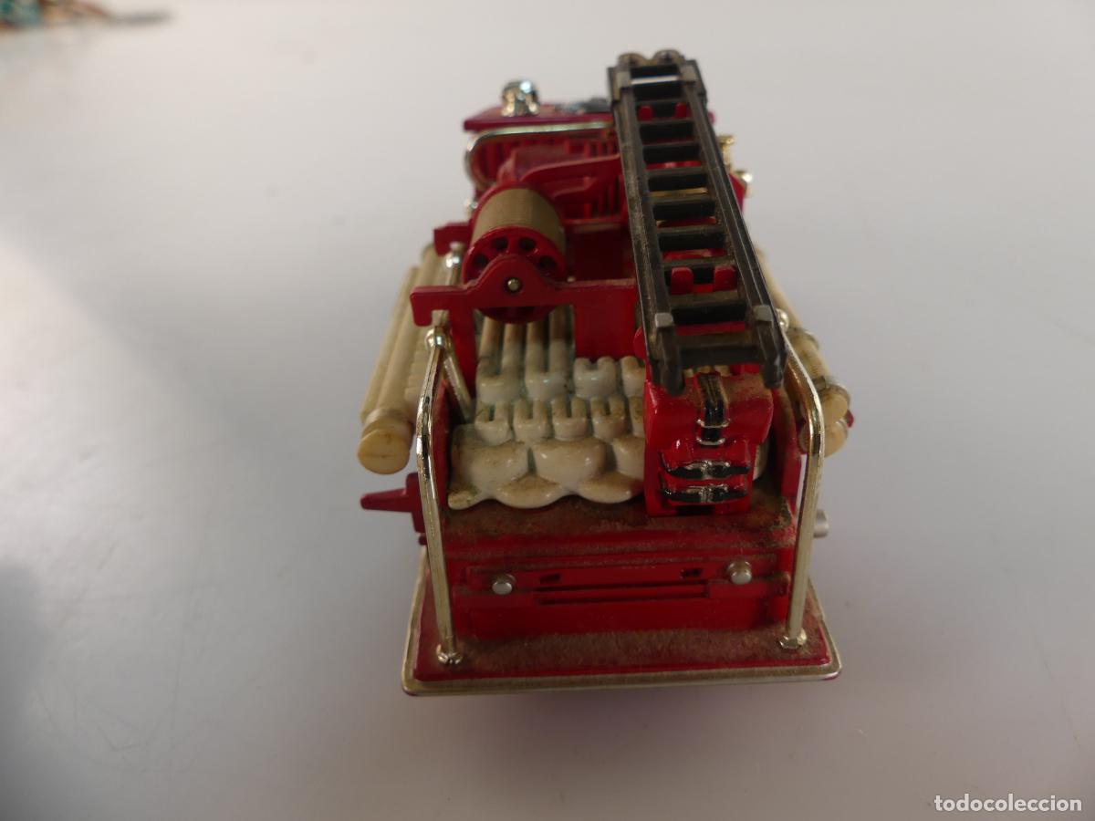 Coches a escala: COCHE DE BOMBEROS FORD AA FIRE ENGINE YFE 06 DE MATCHBOX - Foto 6