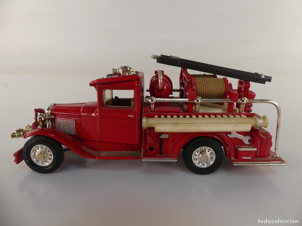 Coches a escala: COCHE DE BOMBEROS FORD AA FIRE ENGINE YFE 06 DE MATCHBOX