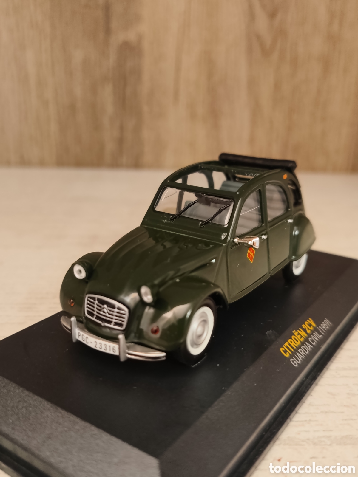 Coches a escala: CITRO&Euml;N 2 CV GUARDIA CIVIL