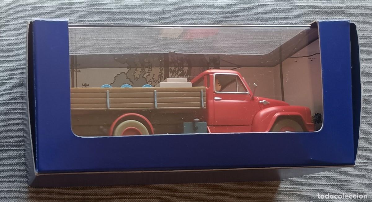 Coches a escala: Tintin Coche Atlas 61 el camion rojo Hanomag L28 de la isla negra Ed. francesa