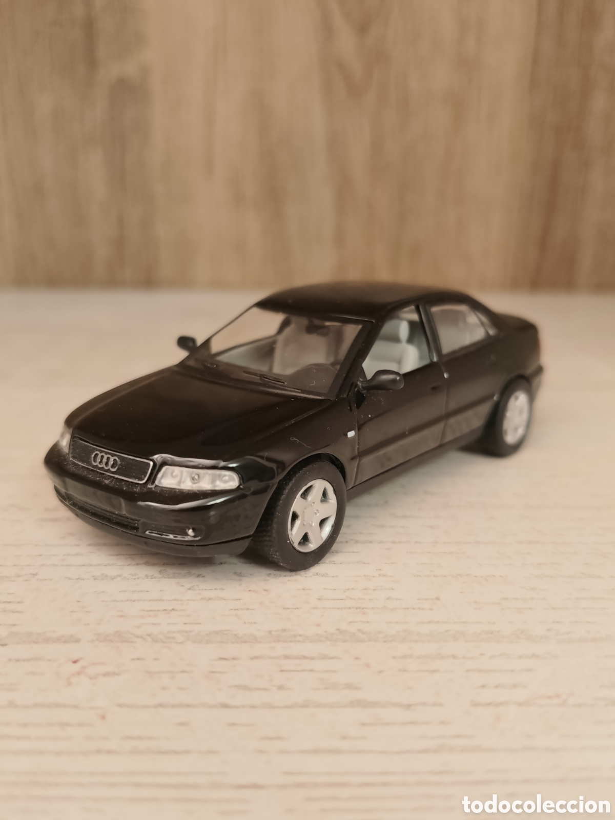 Coches a escala: AUDI A4 b5 DEL PRADO e 1.43