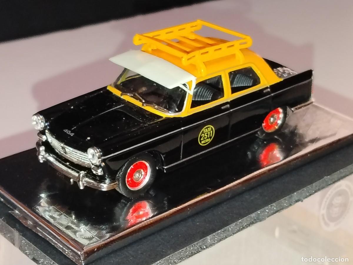 Auto in scala: CL&Aacute;SICO PEUGEOT 404 TAXI BUENOS AIRES 1965 IXO ALTAYA 1/43