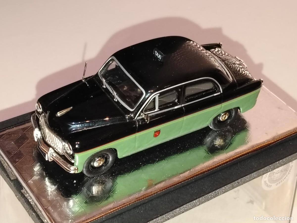 Coches a escala: CL&Aacute;SICO FIAT 1400 BERLINA 1955 TAXI ROMA 1/43 ALTAYA