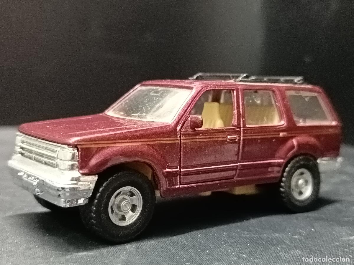Coches a escala: FORD EXPLORER. Coche Diescast 1/42 Maisto.