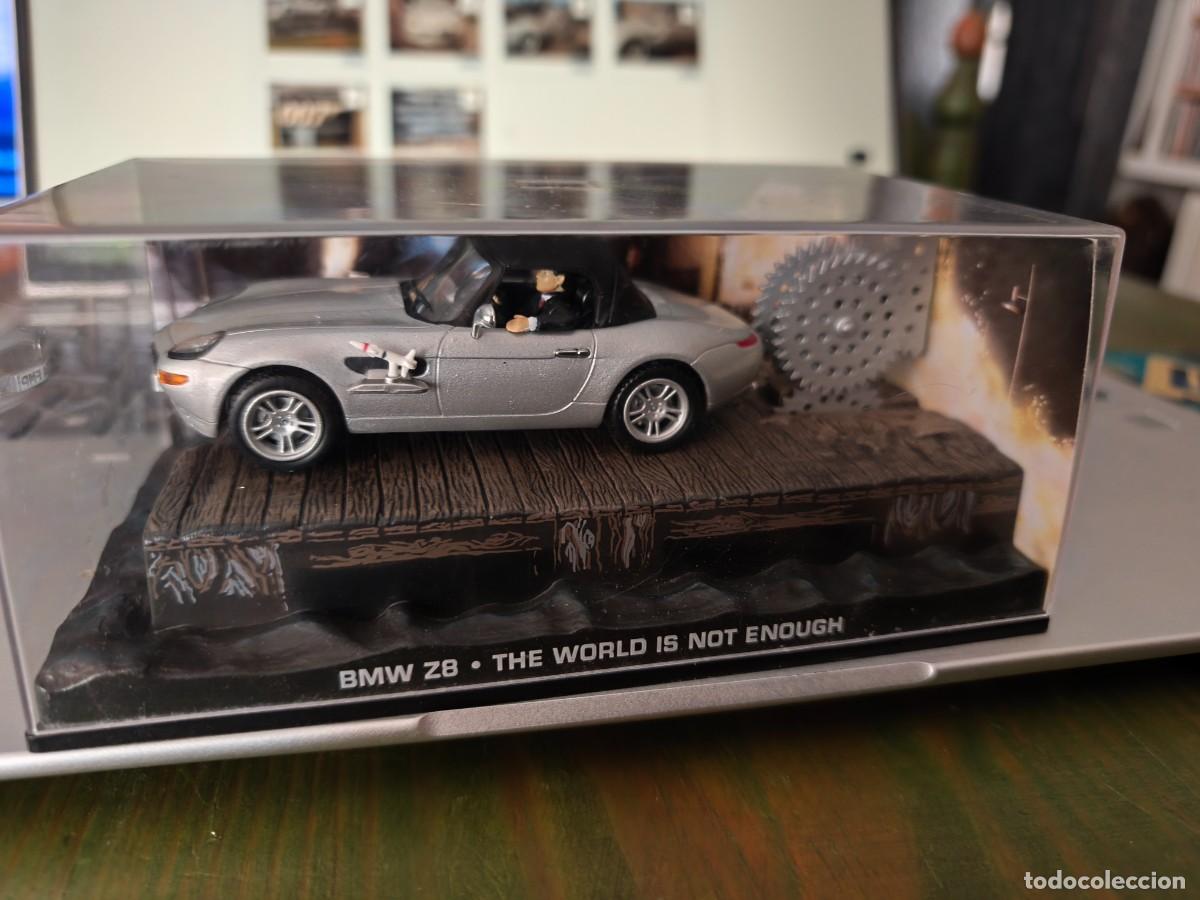 Coches a escala: Diorama BMW Z8.(1999) 007 James Bond. The world is not enough.Escala 1/43.