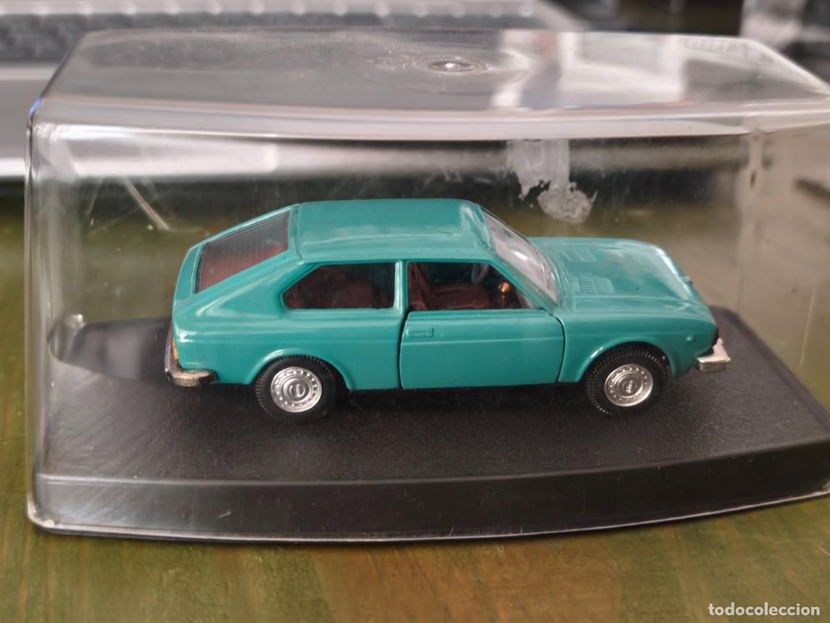 Coches a escala: Seat 128 Verde. Scale Carr . Escala 1/43 . Made in Spain.