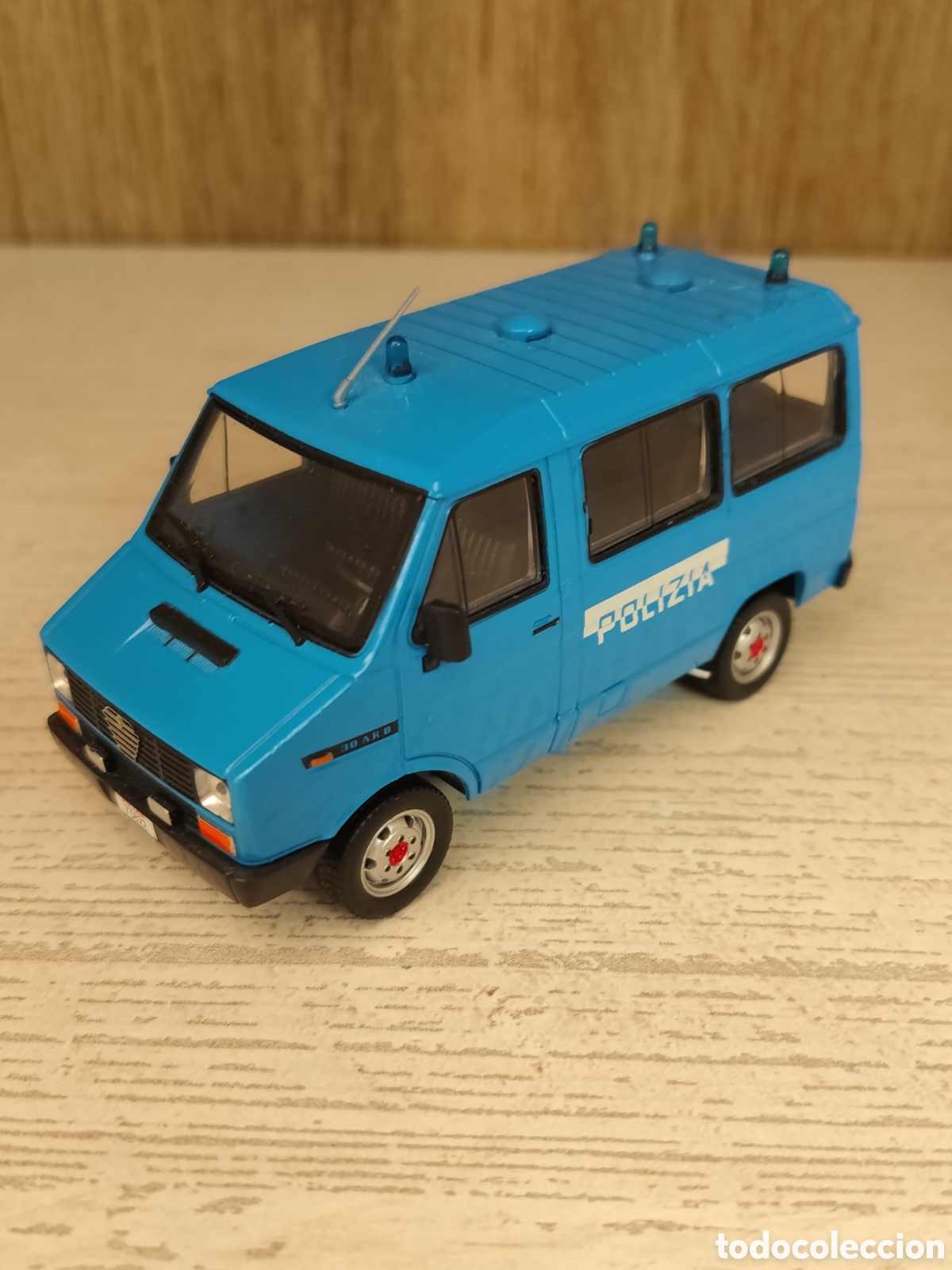 Coches a escala: ALFA ROMEO AR8 POLIZIA