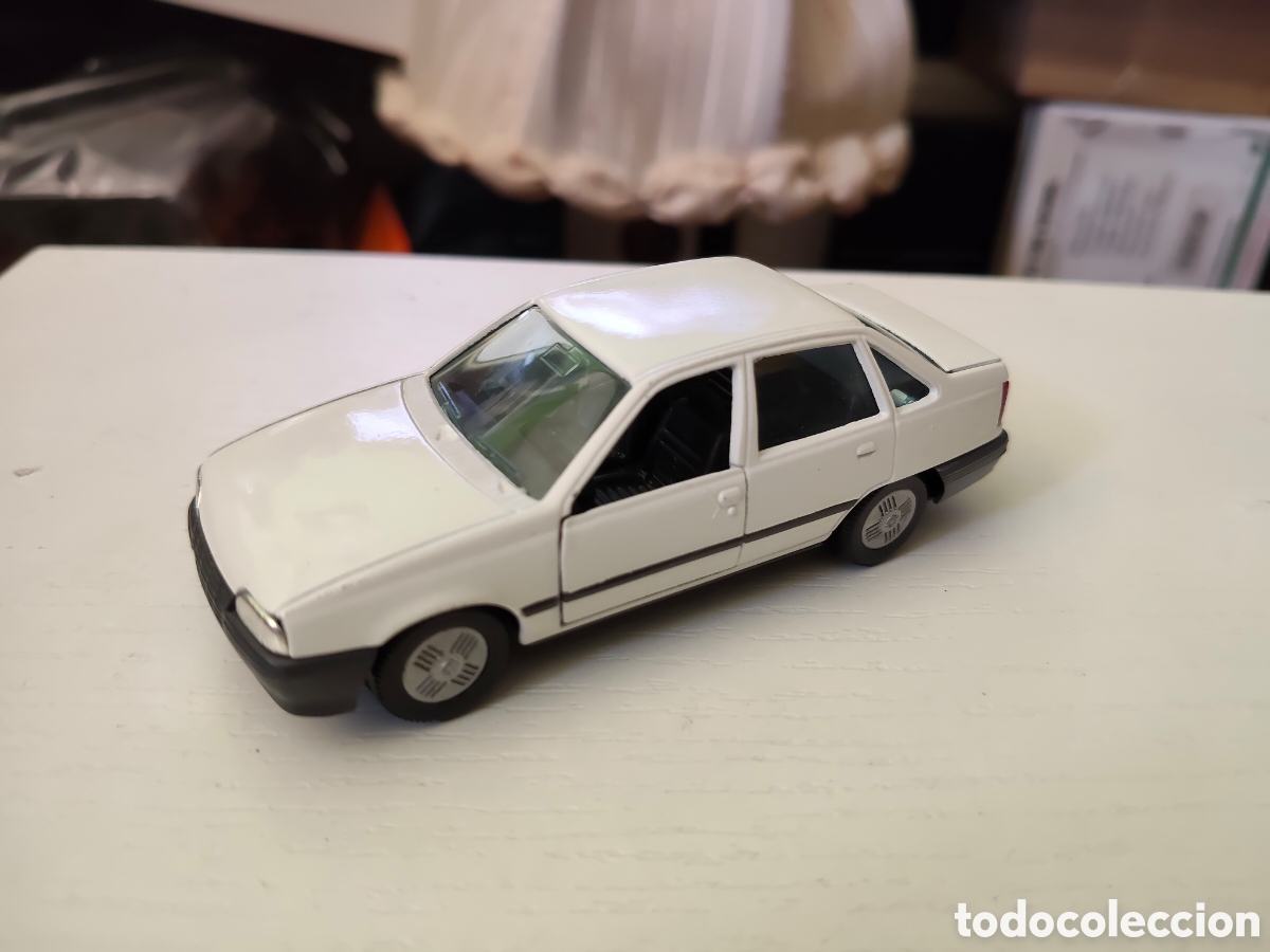Coches a escala: Gama 1/43 Opel Kadett GLS blanco