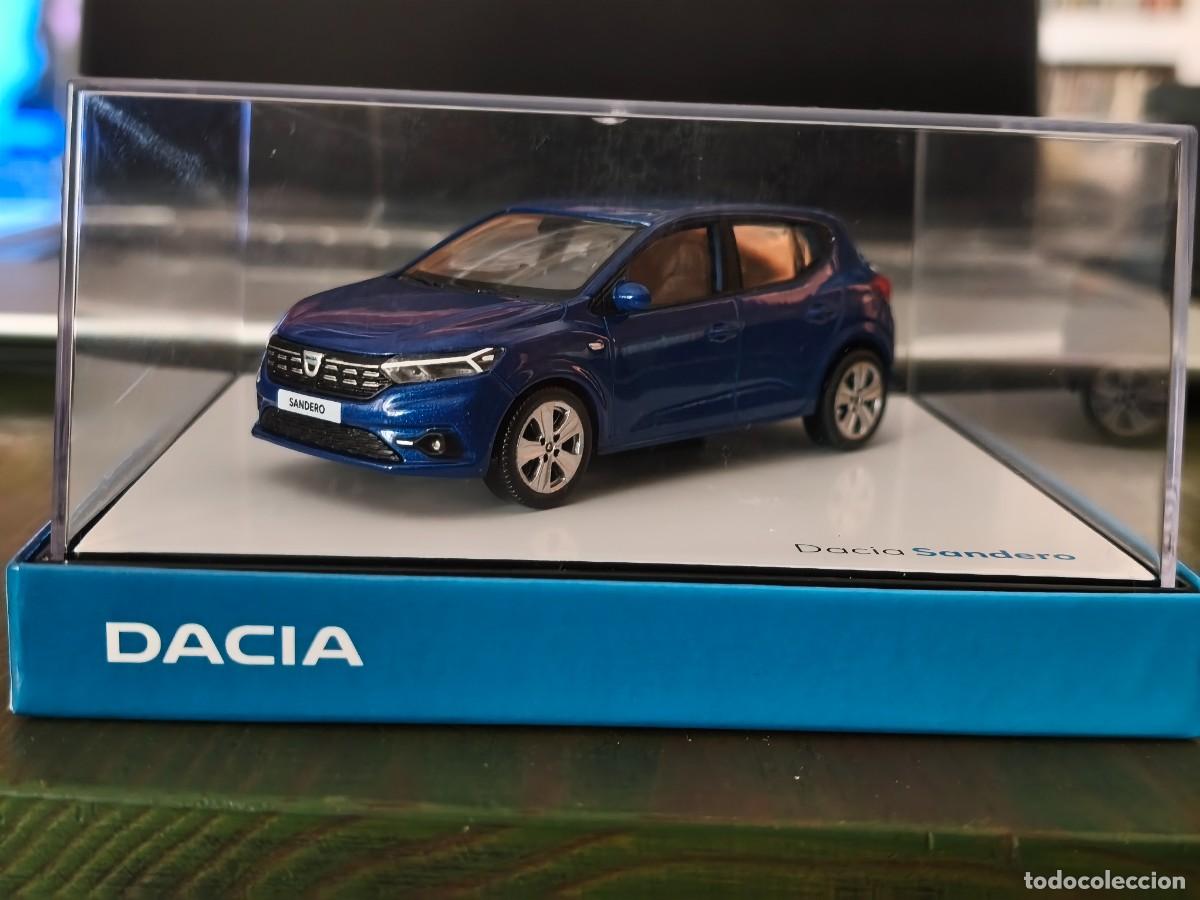 Coches a escala: Dacia Sandero Bleu Iron. Norev. Escala 1/43. Art&iacute;culo oficial Renault 7711945257