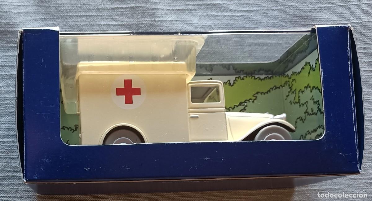 Coches a escala: Tintin Coche Atlas 56 Ambulancia del asilo Los cigarros del fara&oacute;n Ed francesa