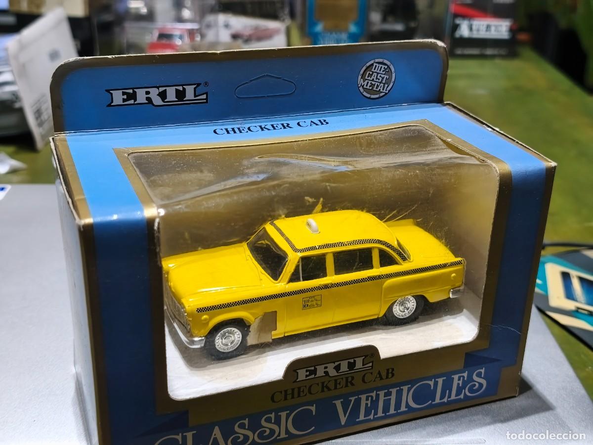 Coches a escala: Checker Cab. Escala 1/43. ERTL 2587. Classic Vehicles. Taxi New York.