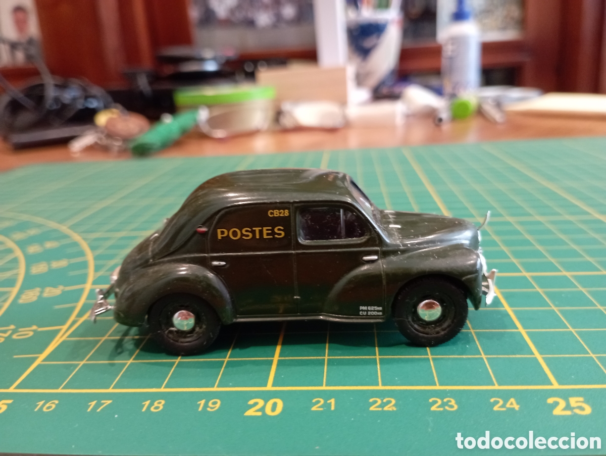 Coches a escala: Coche escala 1.43 Renault 4Cv de correos La Poste marca Norev