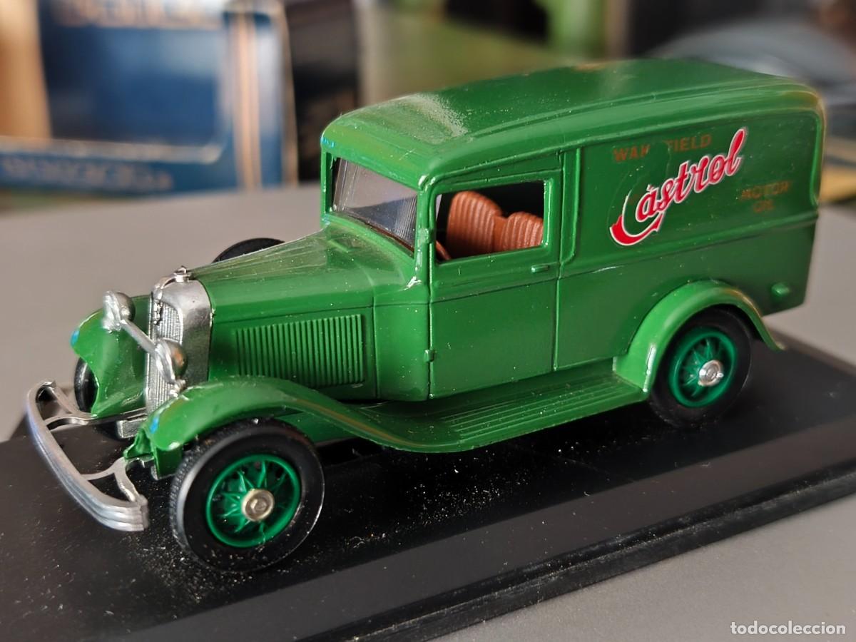 Coches a escala: Ford V8 Camionnette 1934 Castrol. Escala 1/43. Eligor 1072.