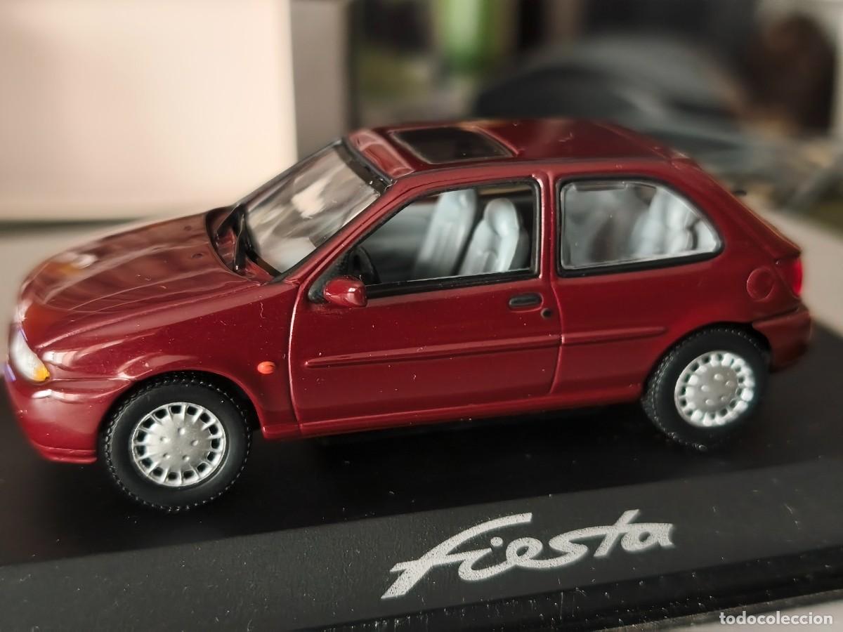 Coches a escala: Ford Fiesta (1996) Escala 1/43. Rojo Oscuro. Minichamps CK920669 Oficial Ford.