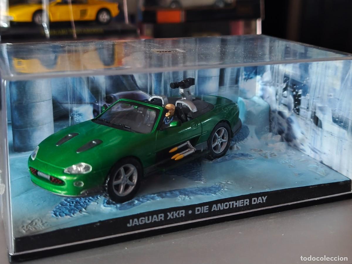 Coches a escala: Diorama Jaguar XKR (2002). 007 James Bond. Die another day. Escala 1/43.