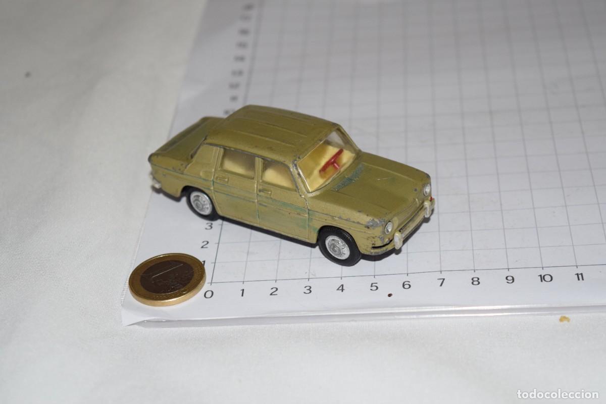 Coches a escala: Miniaturas JOAL - N&uacute;m. 102 / RENAULT R8 - R 8 - Made In Spain - &iexcl;Mira fotos y detalles!