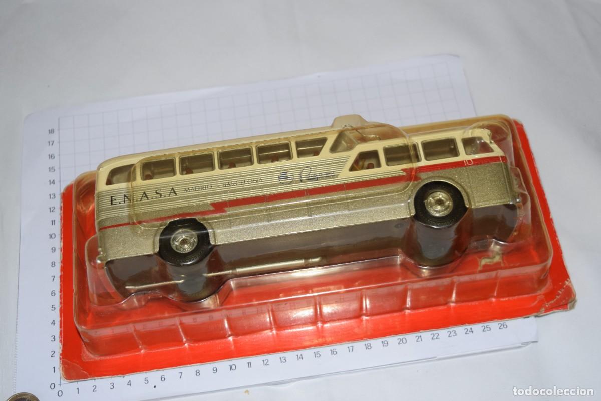 Coches a escala: Blister - Autobus / BUS - Pegaso Monocasco Z-403 - ENASA - Madrid / Barcelona, escala 1/43, Altaya