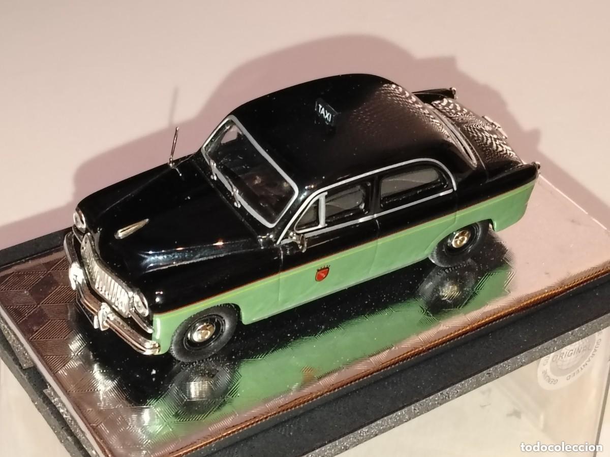 Auto in scala: CL&Aacute;SICO FIAT 1400 BERLINA 1955 TAXI ROMA 1/43 ALTAYA