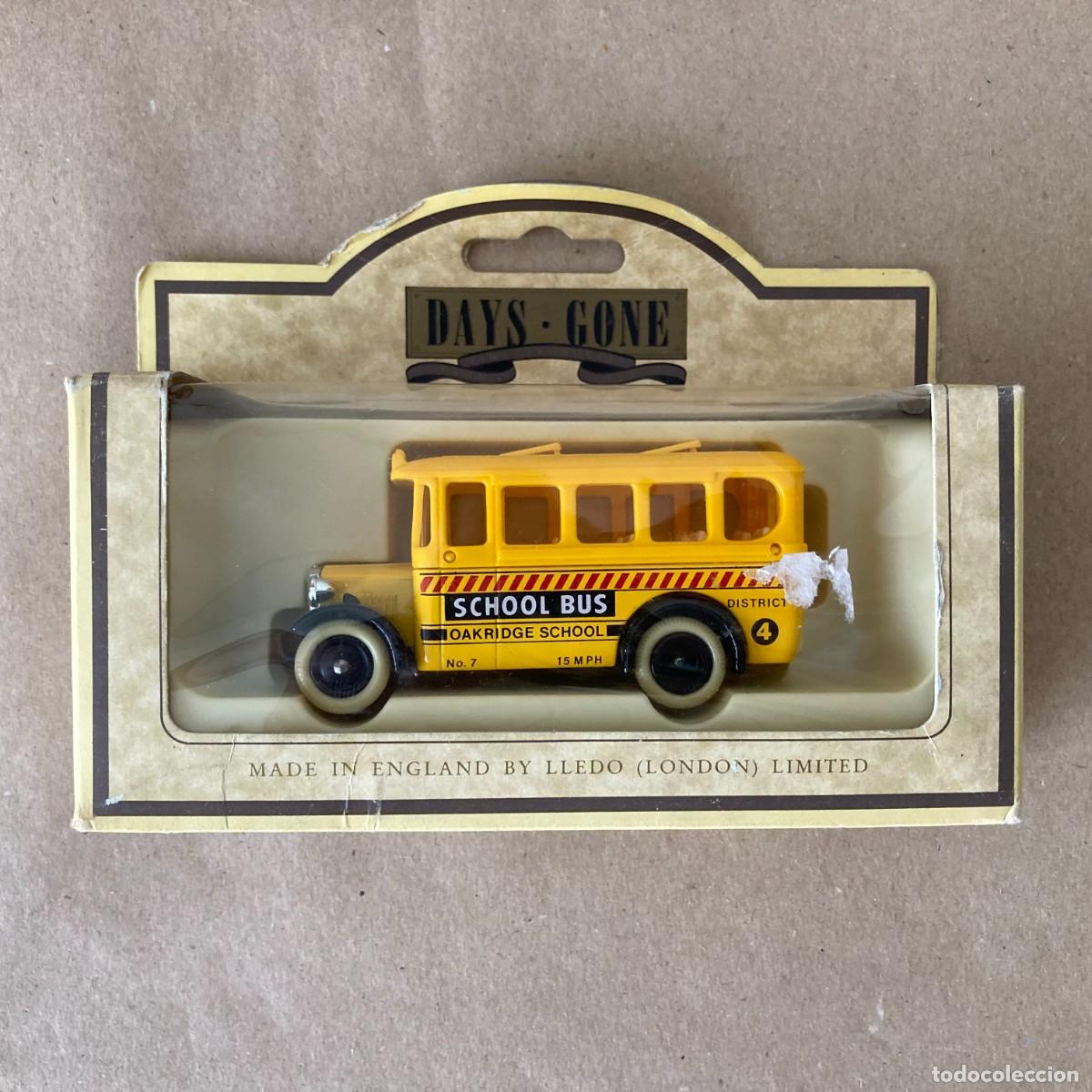 Coches a escala: CAMI&Oacute;N SCHOOL BUS OAKRIDGE DISTRICT 4 1935, DAYS GONE MARCA LLEDO LONDON 10004 MADE IN ENGLAND
