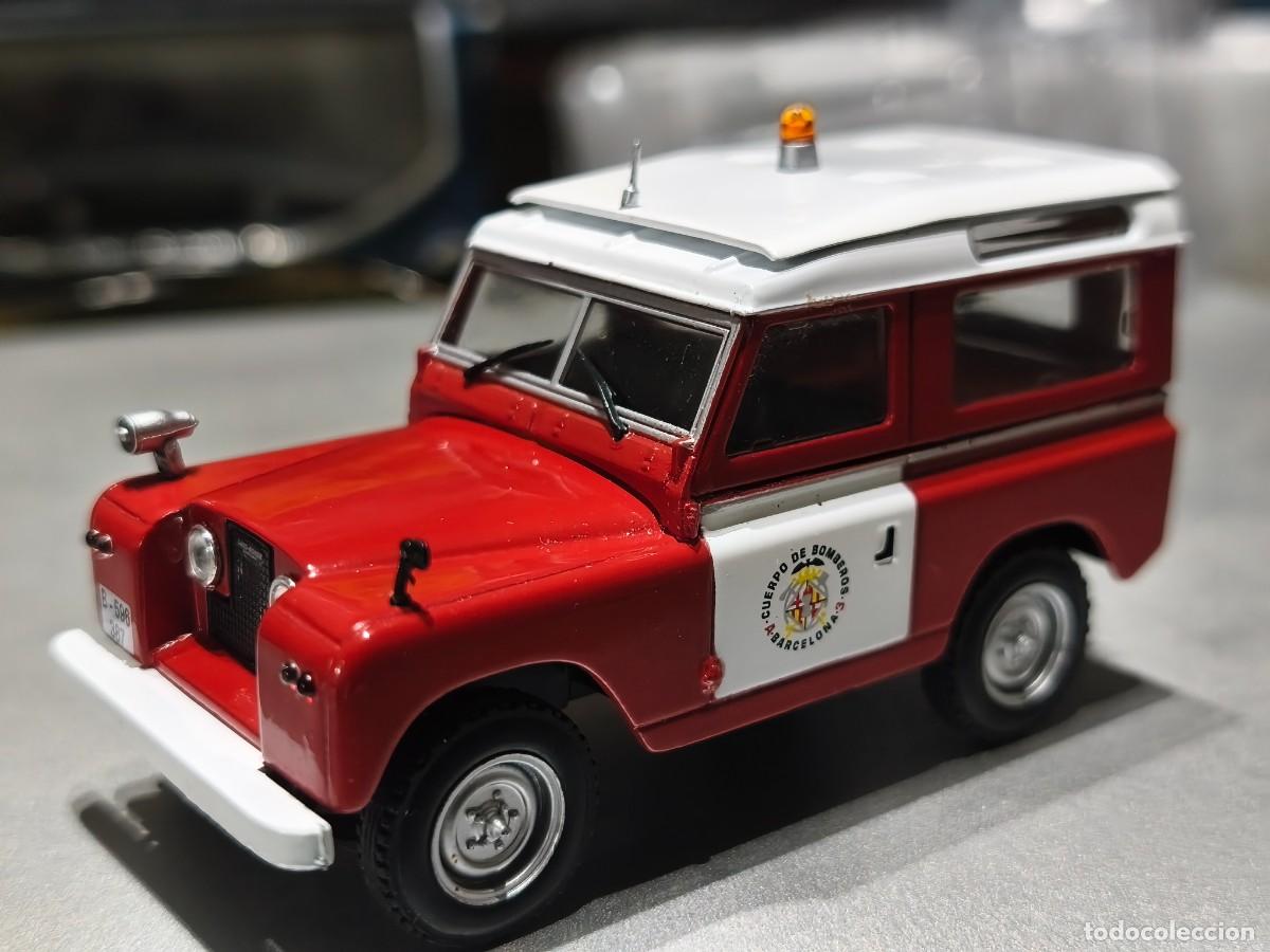 Coches a escala: Land Rover Santana II. Escala 1/43. Cuerpo Bomberos de Barcelona. Salvat.