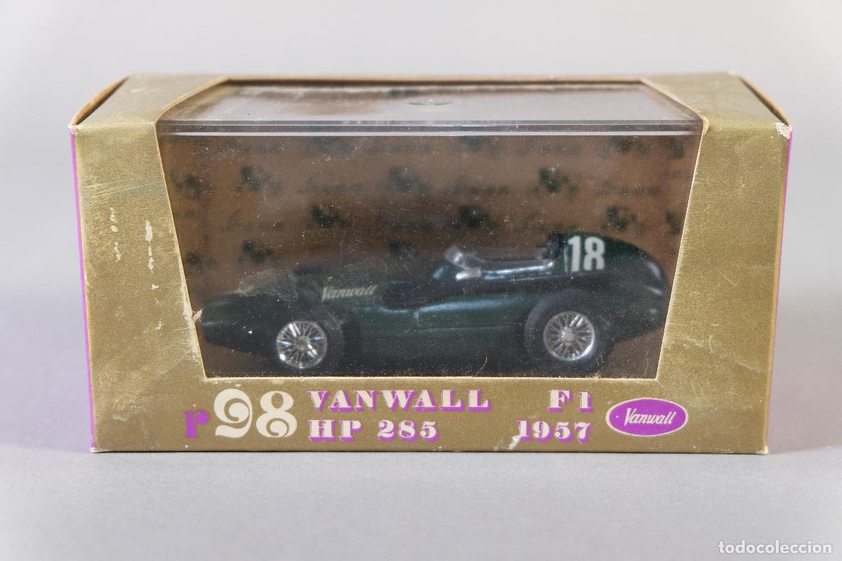 Coches a escala: R&eacute;plica coche Vanwall F1 HP 285 1957 - BRUMM escala 1:43 (r98) - en su caja